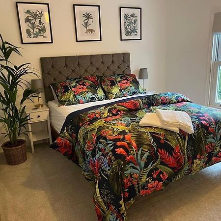 Chic 2 Bedroom Cottage 윌햄 외부 사진