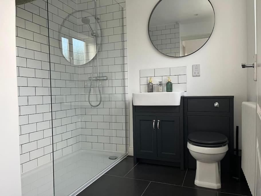 Chic 2 Bedroom Cottage 윌햄 외부 사진